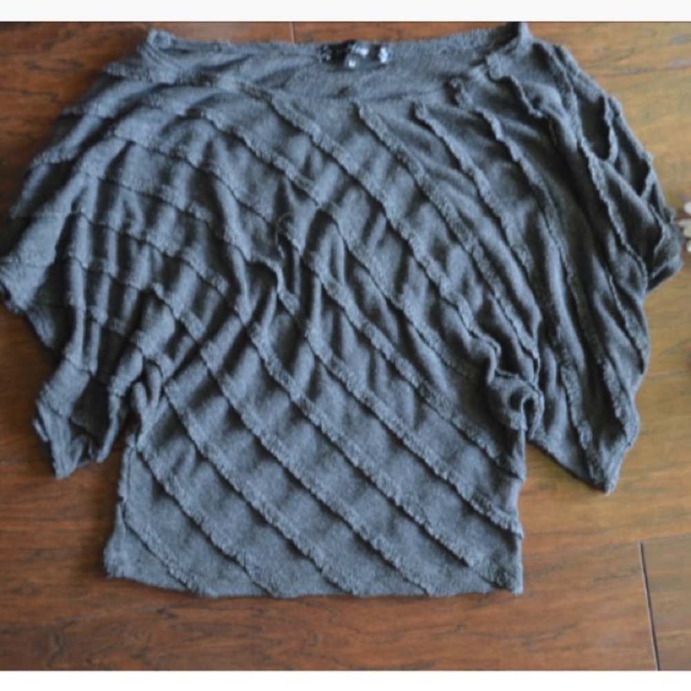 Simple gray textured short sleeve
